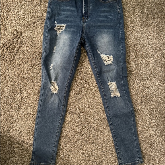 SHEIN size 4P slim distressed blue jeans - Picture 2 of 4